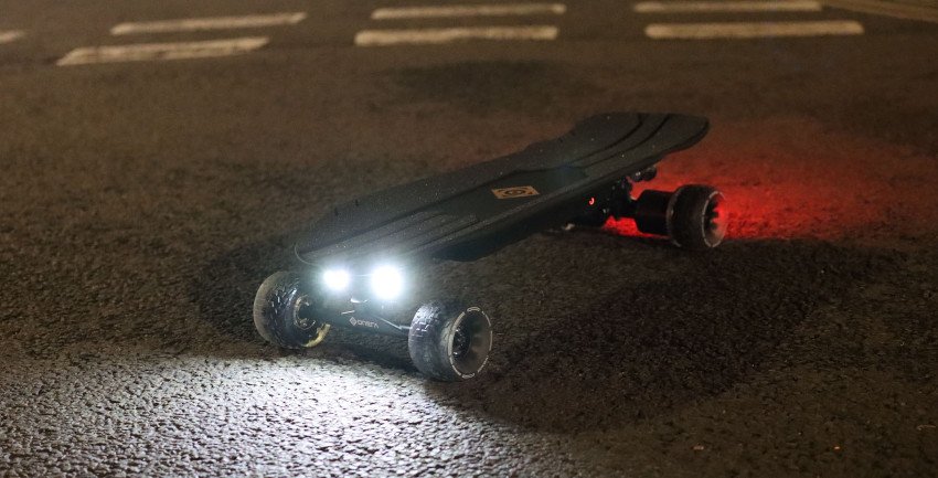 Best Electric Skateboard Lights: Factors to Consider for a Safe Ride